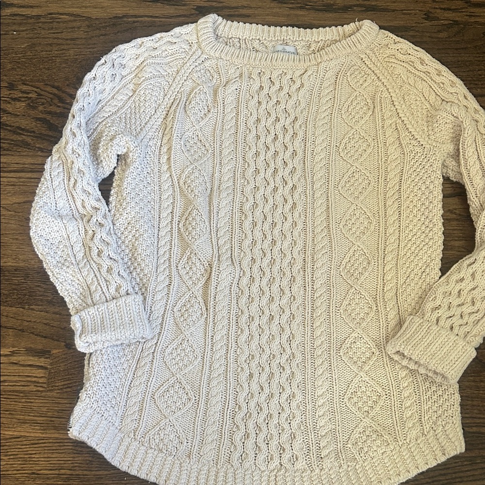 Signature Cream Cable-Knit Scoop Neck Sweater